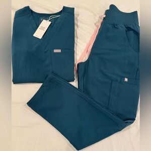 Figs XS PETITE Scrub Set $30